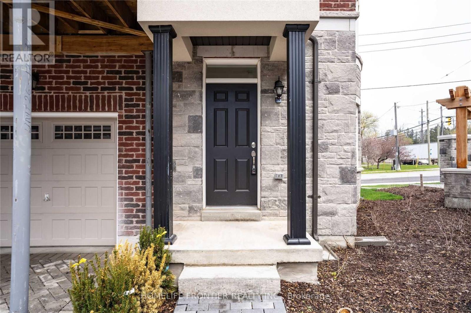 6 Parker Avenue, Richmond Hill, Ontario  L4E 2W4 - Photo 9 - N12454979
