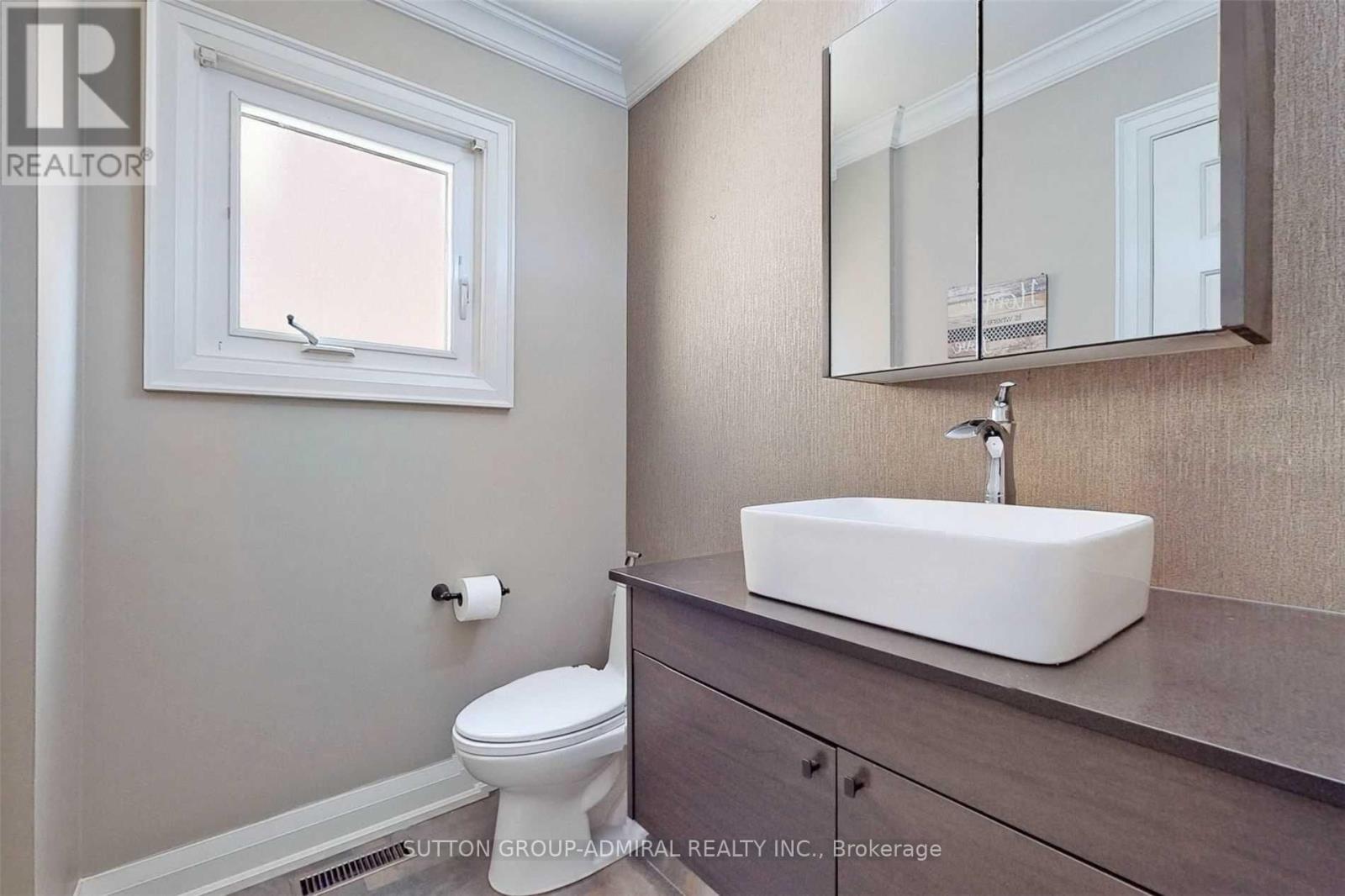 15 Dundurn Crescent, Vaughan, Ontario  L4J 6Z1 - Photo 13 - N12455000