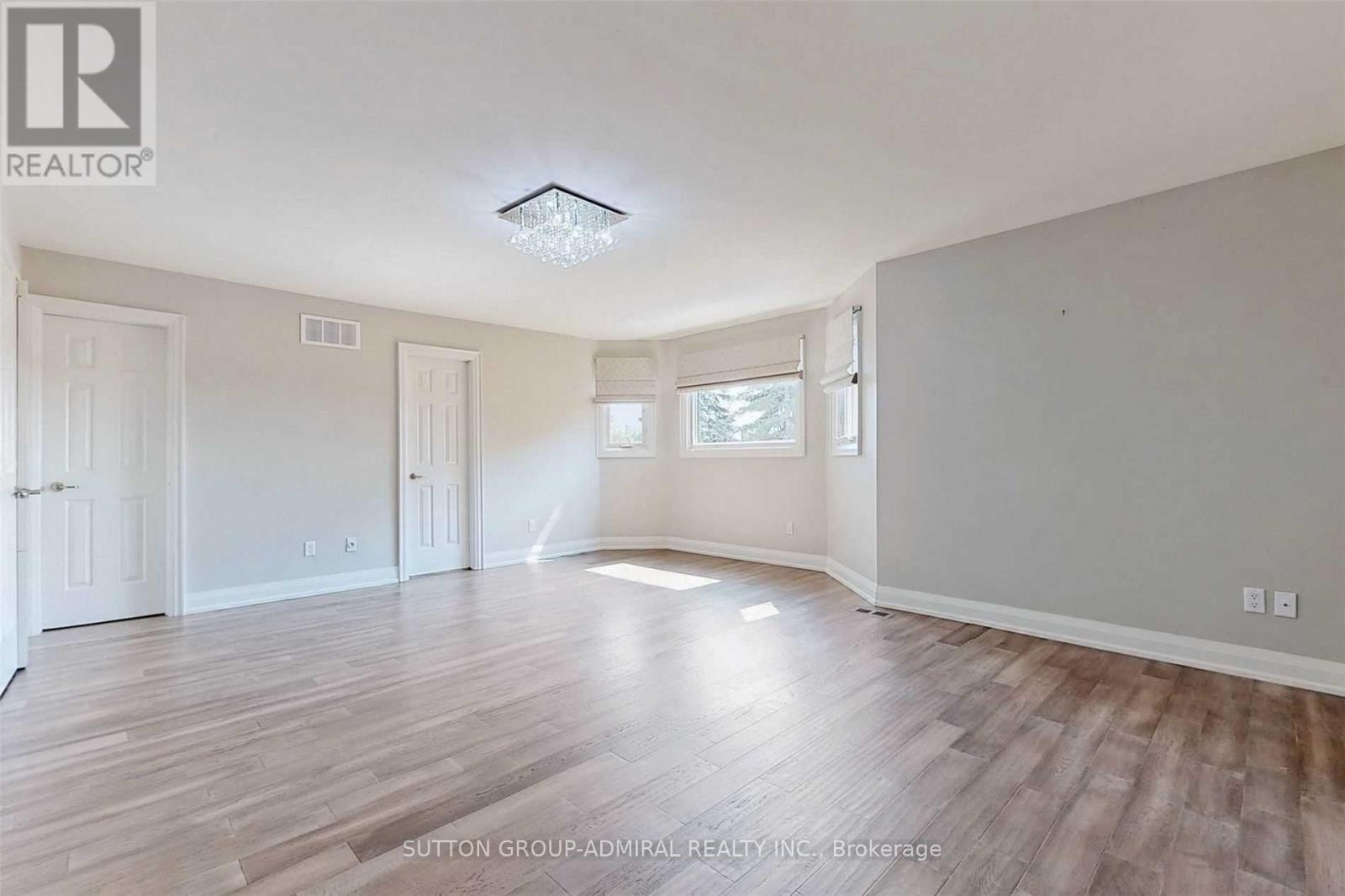 15 Dundurn Crescent, Vaughan, Ontario  L4J 6Z1 - Photo 17 - N12455000