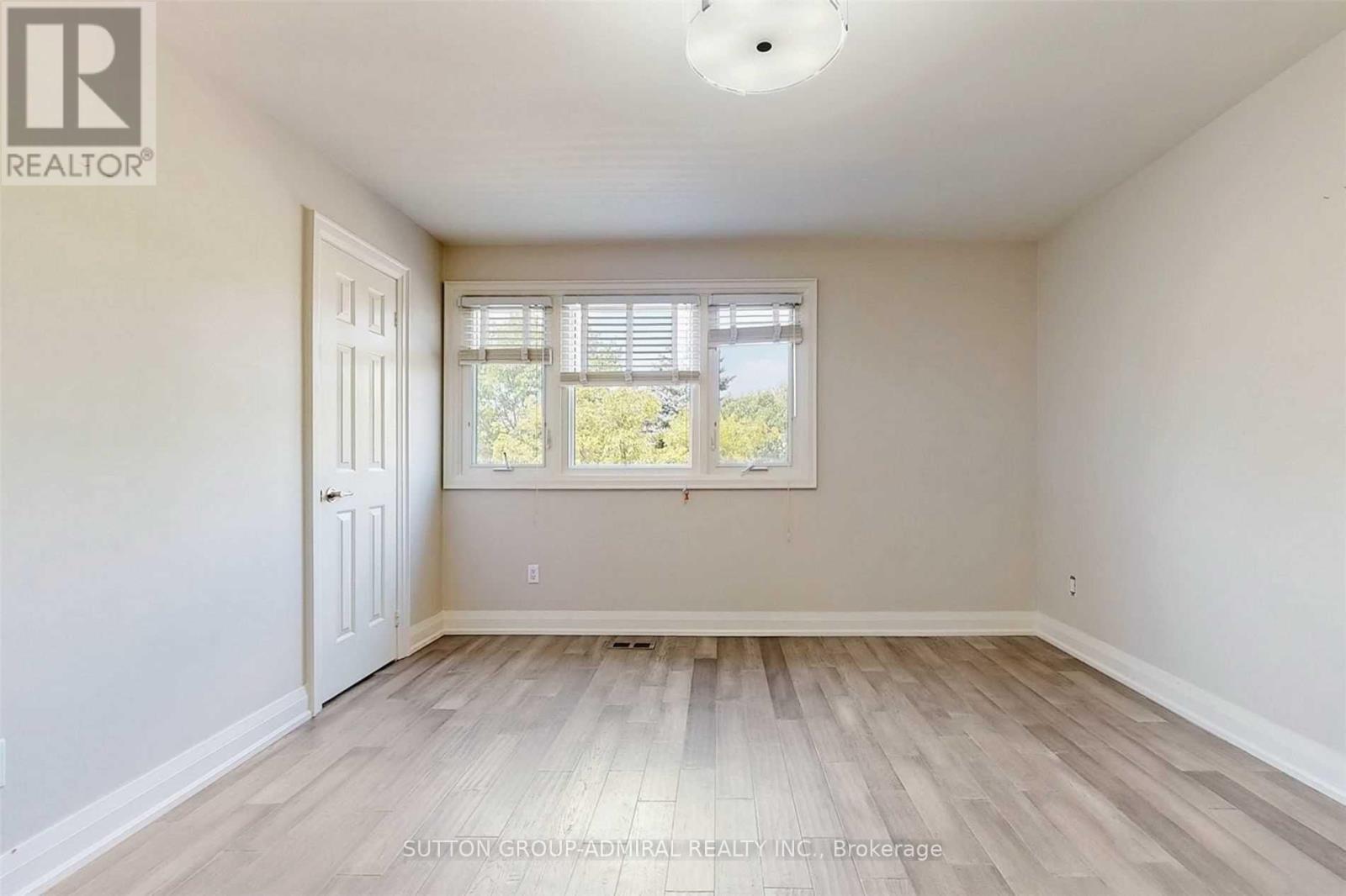 15 Dundurn Crescent, Vaughan, Ontario  L4J 6Z1 - Photo 22 - N12455000