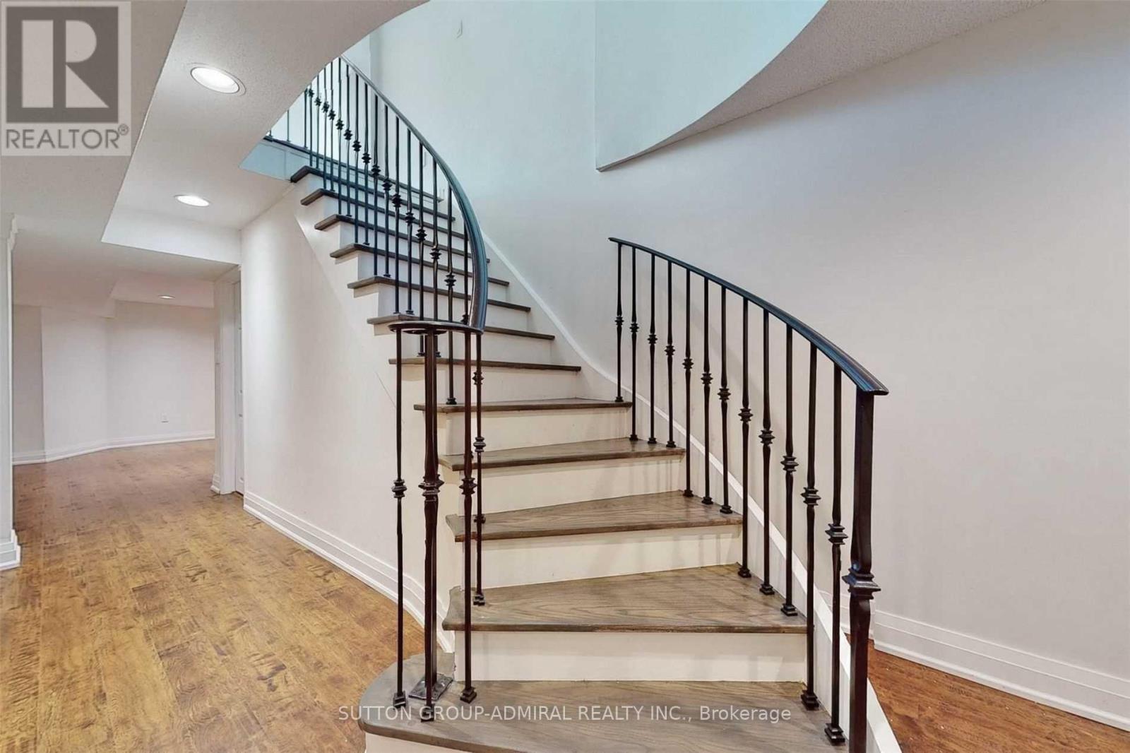 15 Dundurn Crescent, Vaughan, Ontario  L4J 6Z1 - Photo 28 - N12455000