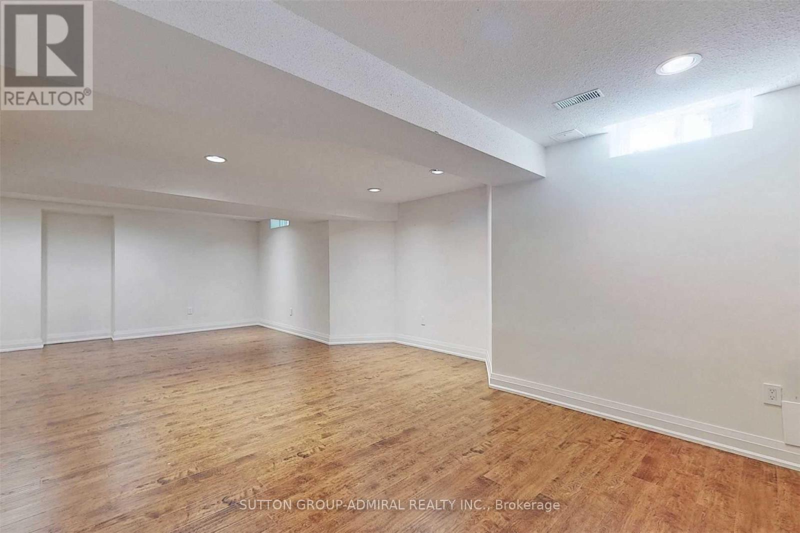 15 Dundurn Crescent, Vaughan, Ontario  L4J 6Z1 - Photo 31 - N12455000