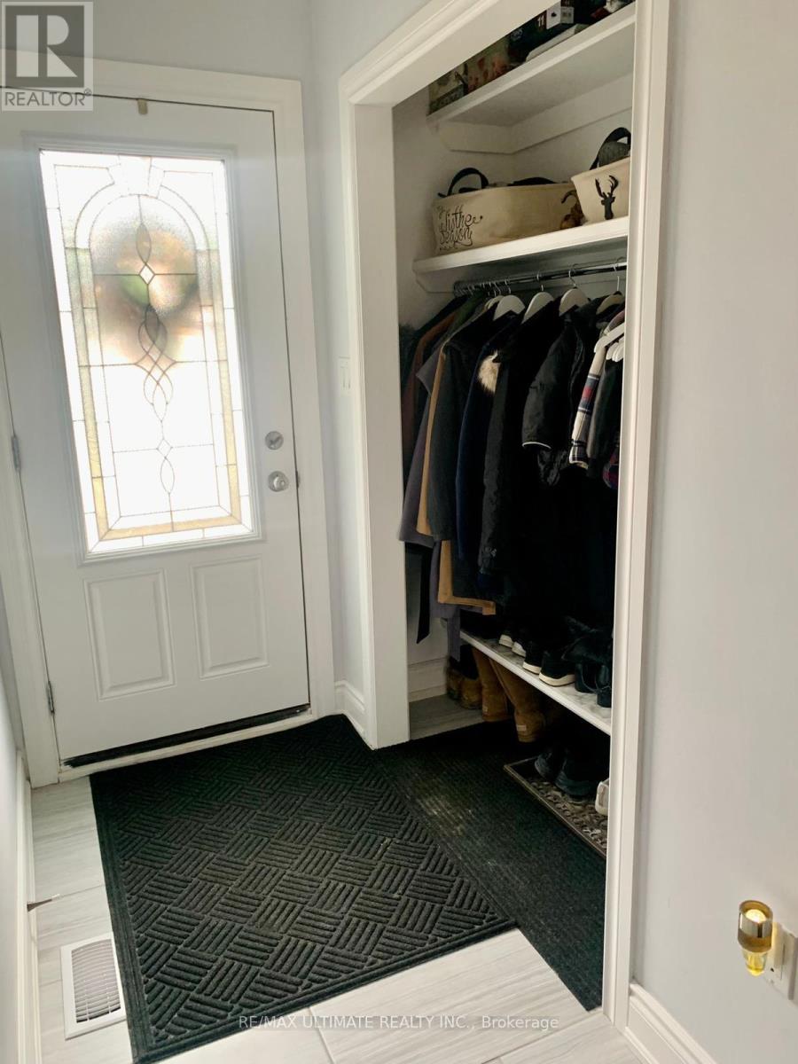 59 Cameron Avenue, Toronto (Keelesdale-Eglinton West), Ontario  M6M 1R1 - Photo 9 - W12454654