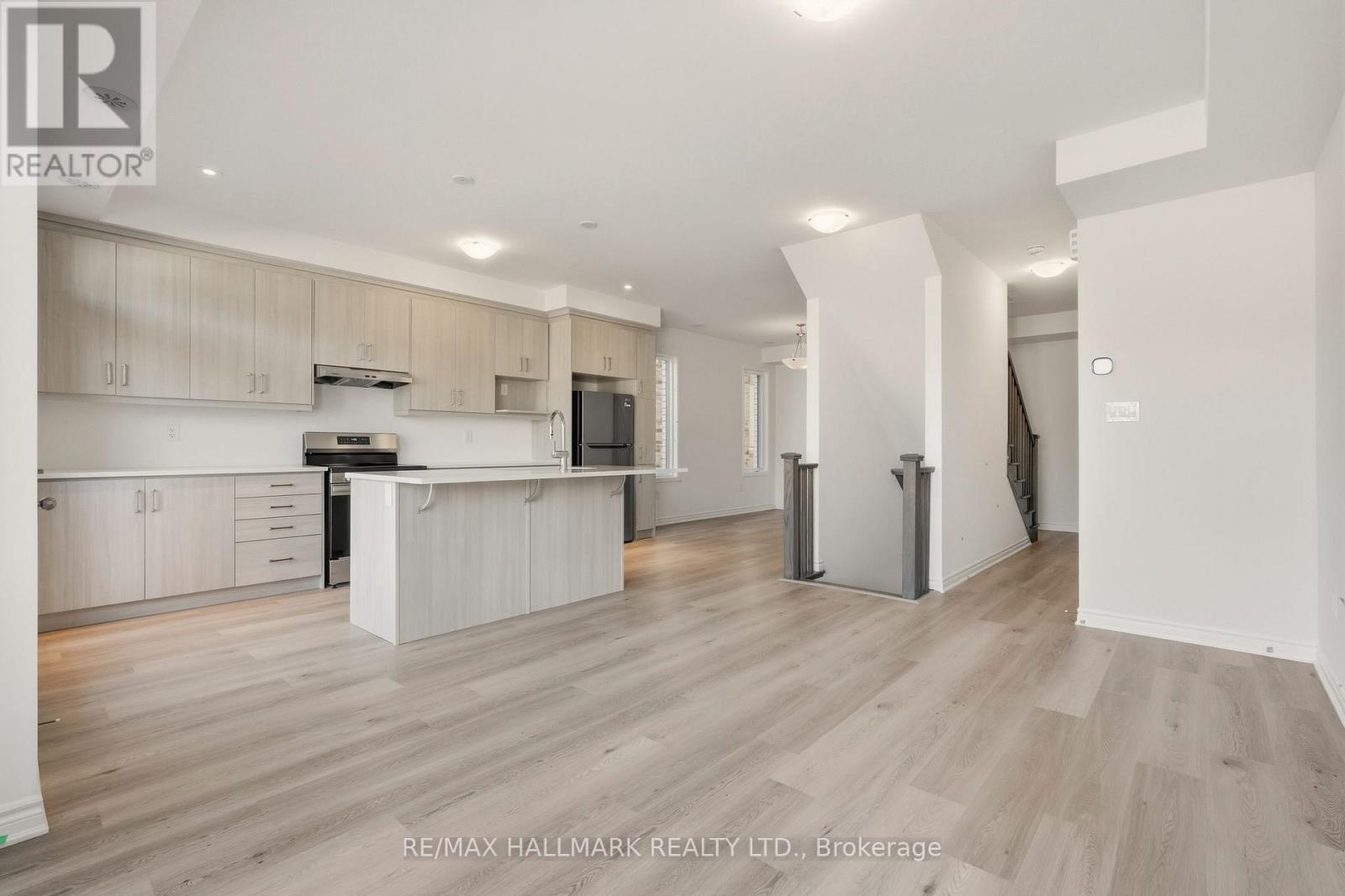 66 Ennerdale Street N, Barrie, Ontario  L9J 0Z9 - Photo 10 - S12454980
