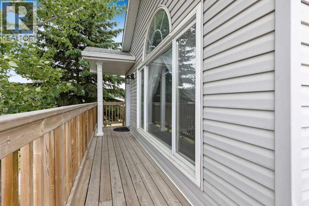 1018 Smith Avenue, Crossfield, Alberta  T0M 0S0 - Photo 3 - A2227260