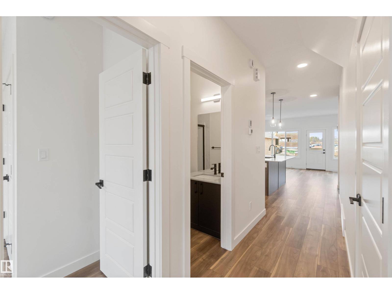 1011 Aster Bv Nw, Edmonton, Alberta  T6T 2W8 - Photo 4 - E4460452