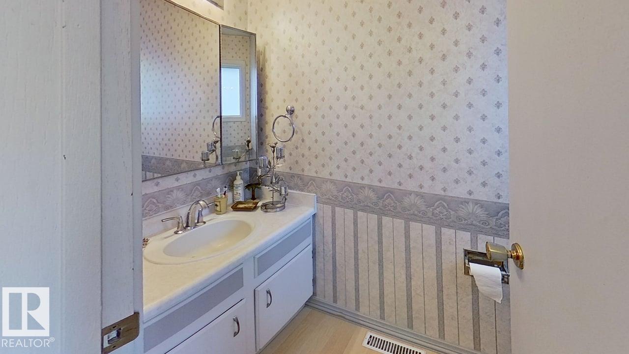 9925 171 Av Nw, Edmonton, Alberta  T5X 4X2 - Photo 12 - E4461521