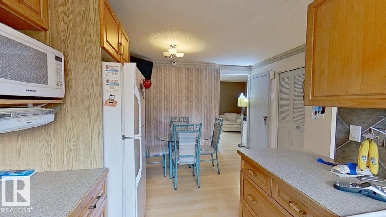 9925 171 Av Nw, Edmonton, Alberta  T5X 4X2 - Photo 5 - E4461521