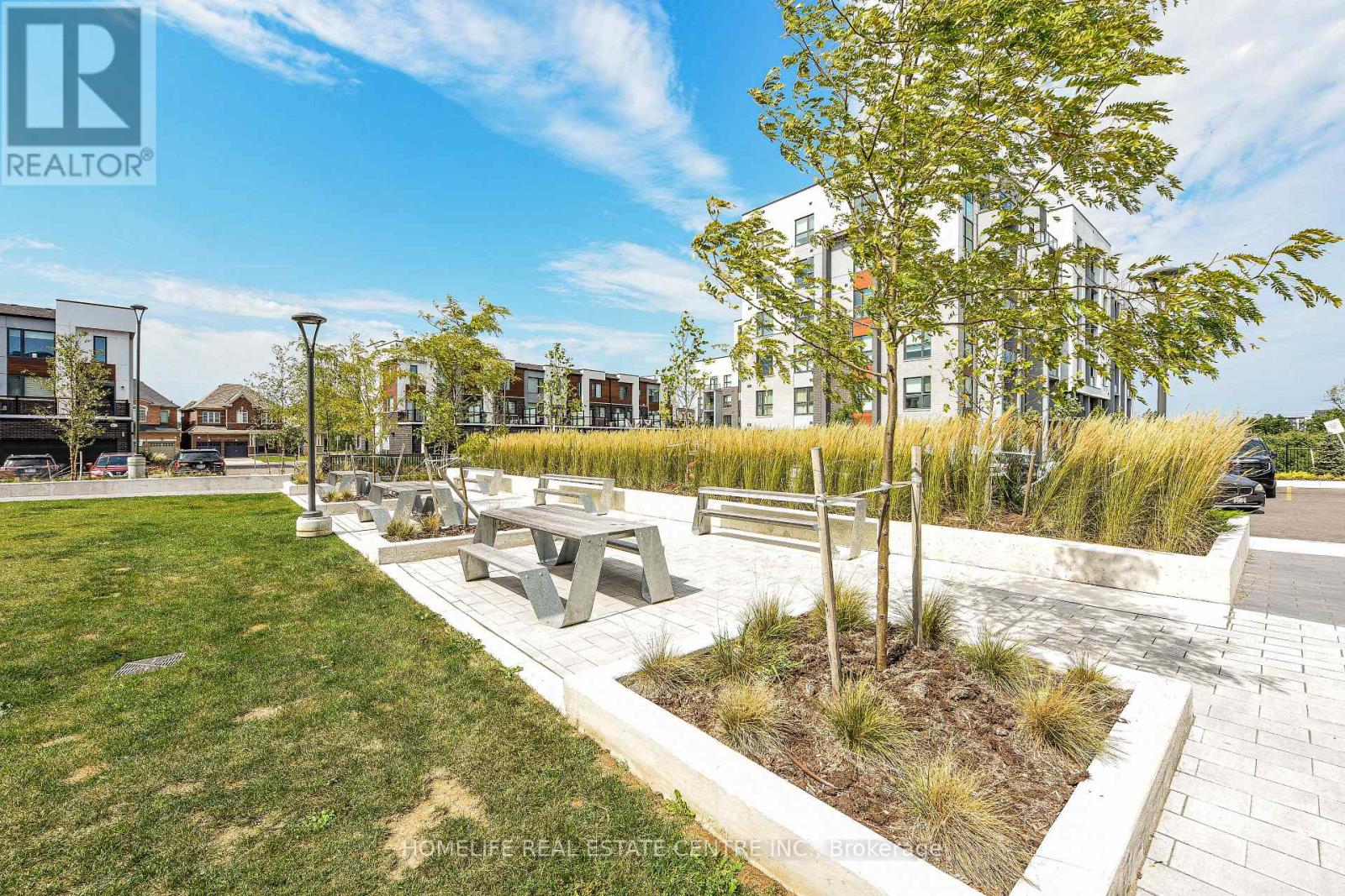 104 - 95 Dundas Street, Oakville, Ontario  L9L 9L9 - Photo 38 - W12454887