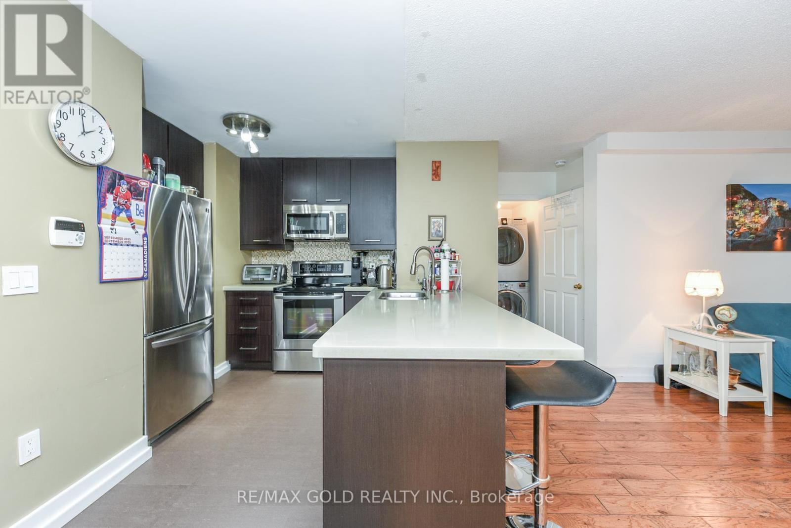 211 - 17 Michael Power Place, Toronto, Ontario  M9A 5G5 - Photo 10 - W12454891
