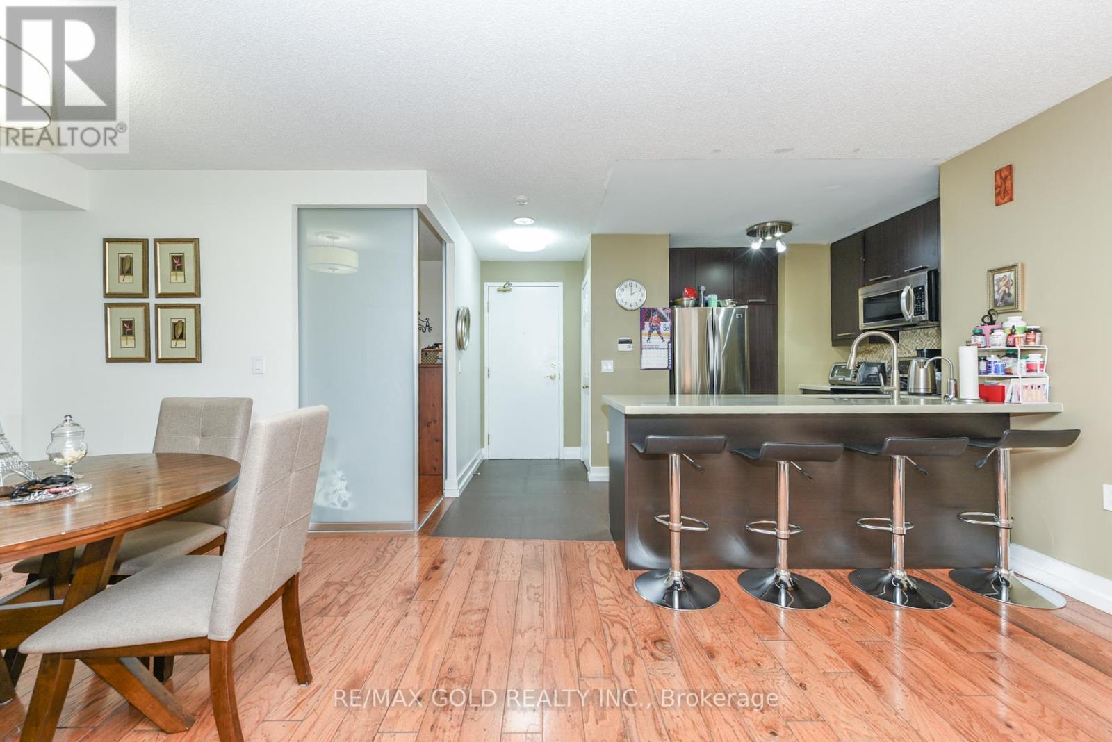 211 - 17 Michael Power Place, Toronto, Ontario  M9A 5G5 - Photo 12 - W12454891