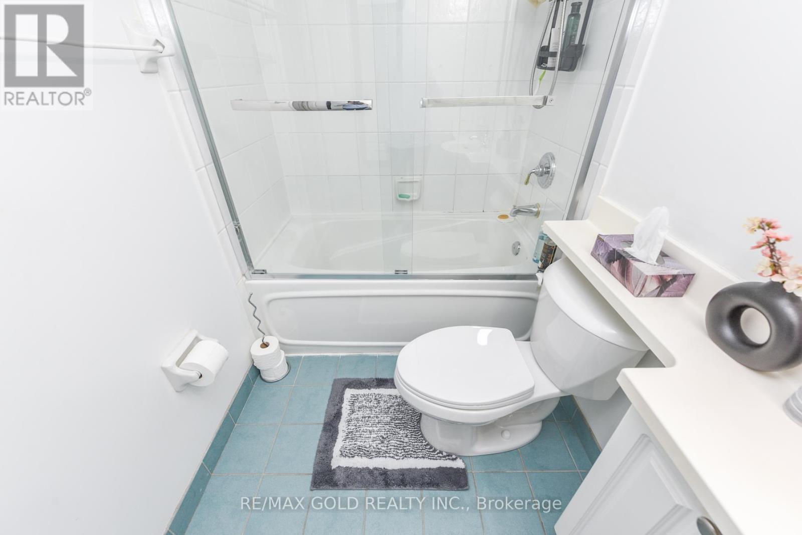 211 - 17 Michael Power Place, Toronto, Ontario  M9A 5G5 - Photo 19 - W12454891