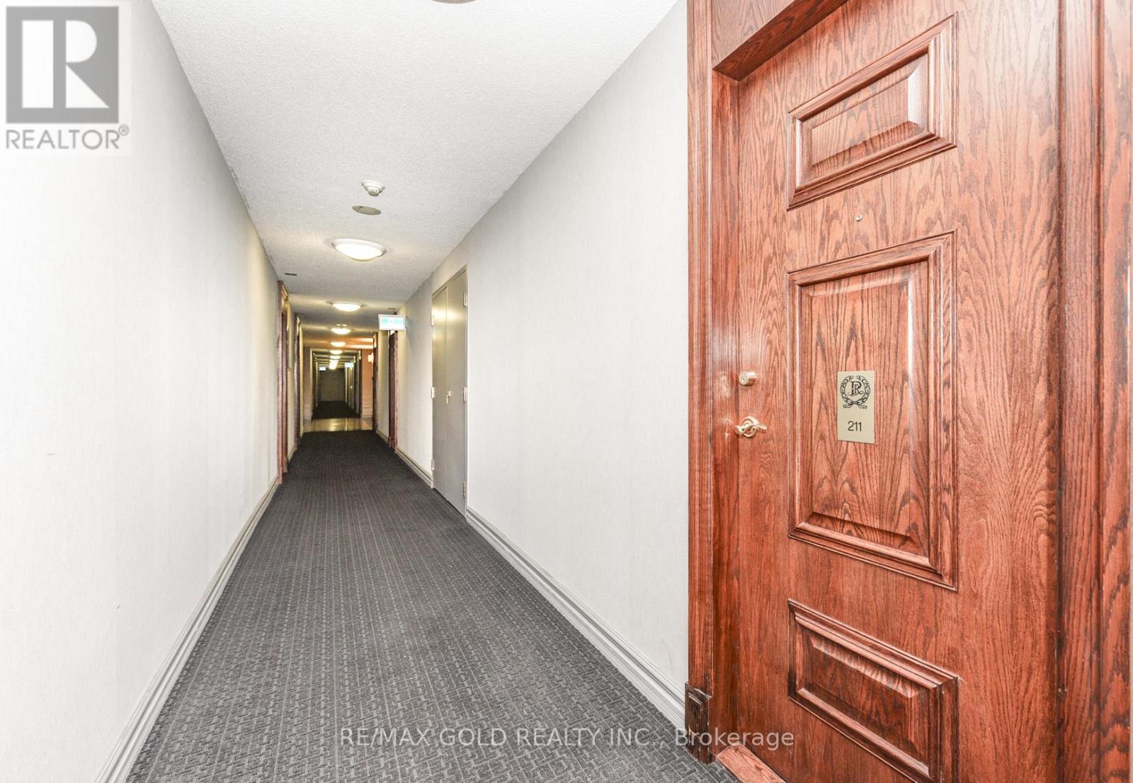 211 - 17 Michael Power Place, Toronto, Ontario  M9A 5G5 - Photo 5 - W12454891