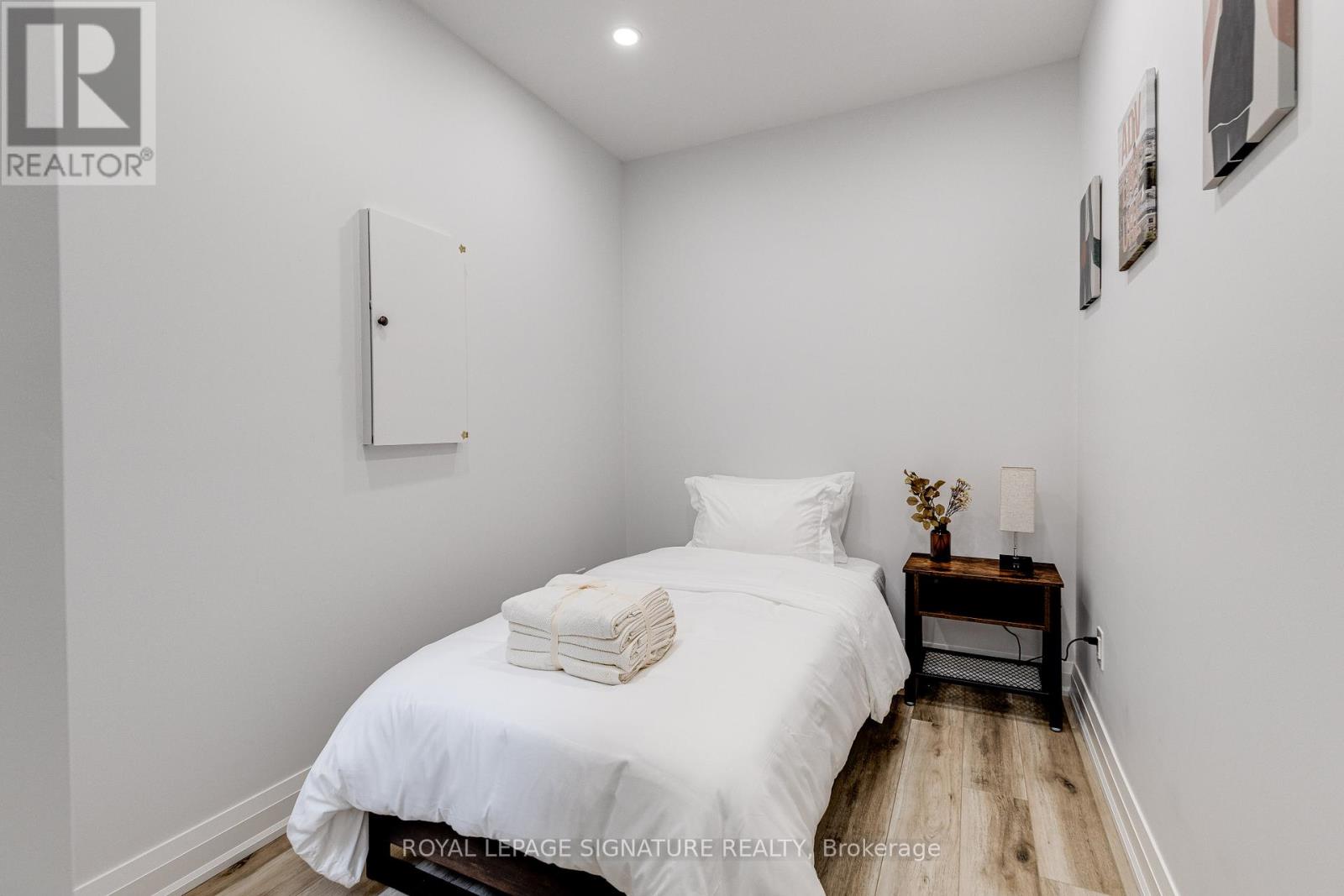 Main - 147 Lansdowne Avenue, Toronto, Ontario  M6K 2W1 - Photo 6 - W12454897