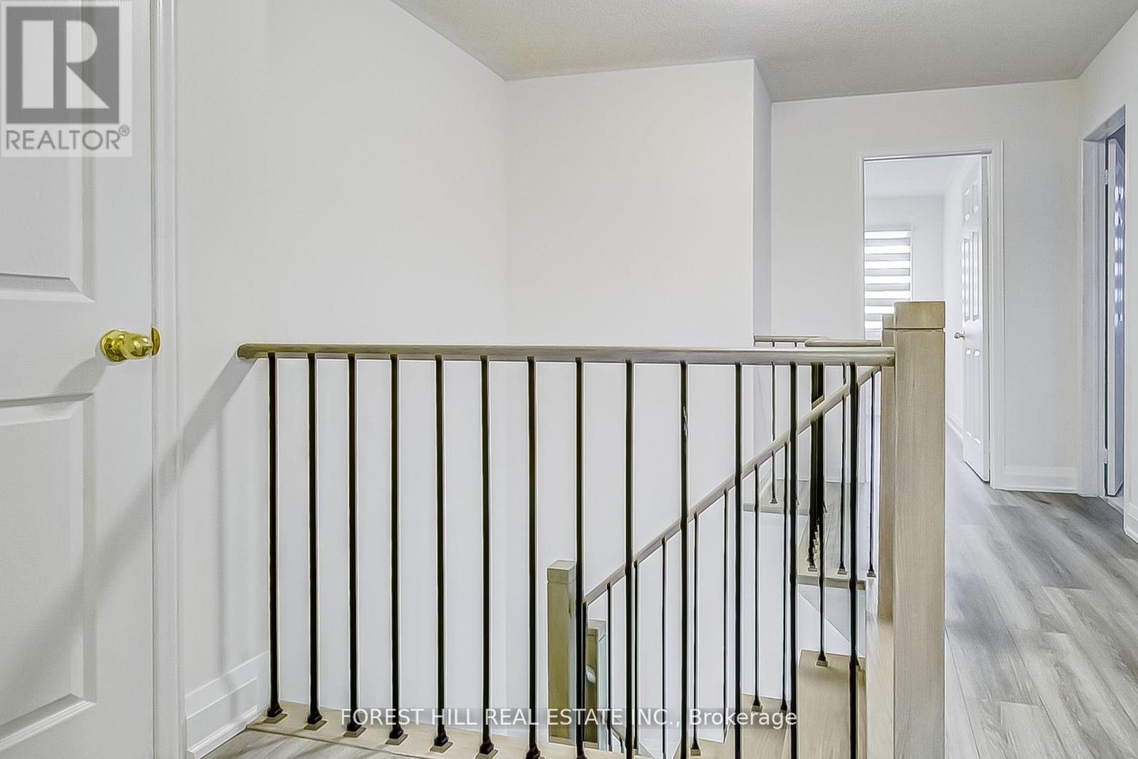 696 Mirage Place, Mississauga, Ontario  L5R 3Y2 - Photo 11 - W12454913