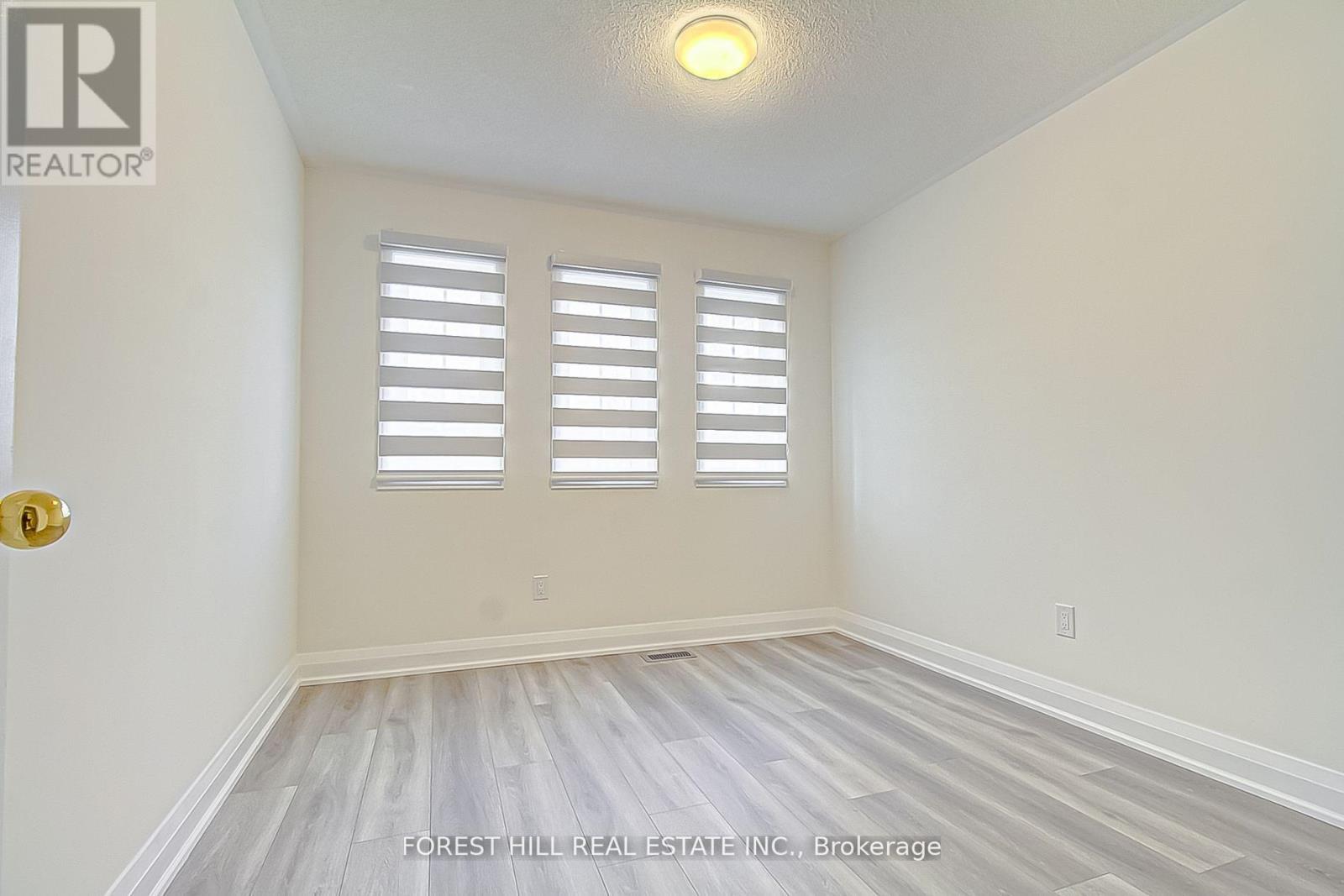 696 Mirage Place, Mississauga, Ontario  L5R 3Y2 - Photo 17 - W12454913