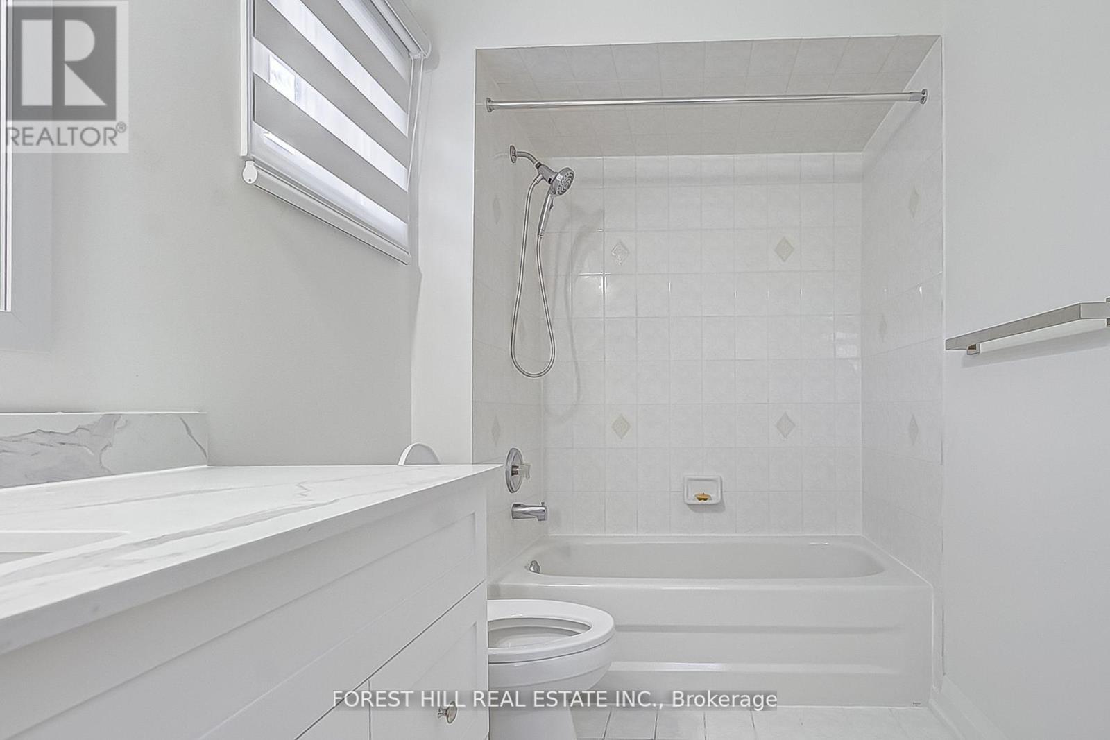 696 Mirage Place, Mississauga, Ontario  L5R 3Y2 - Photo 18 - W12454913
