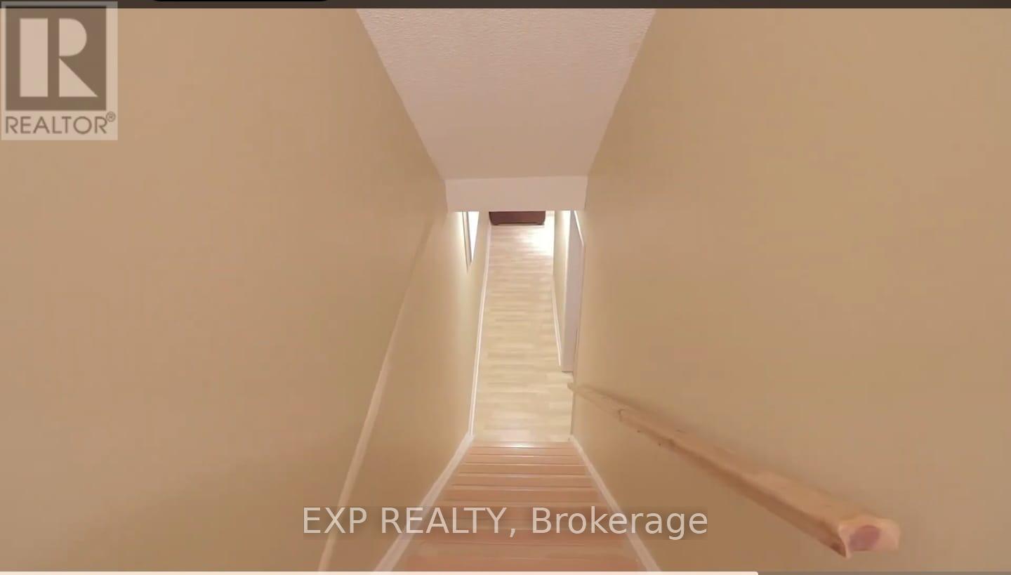 13 Foster Crescent, Brampton, Ontario  L6V 3M7 - Photo 12 - W12454917