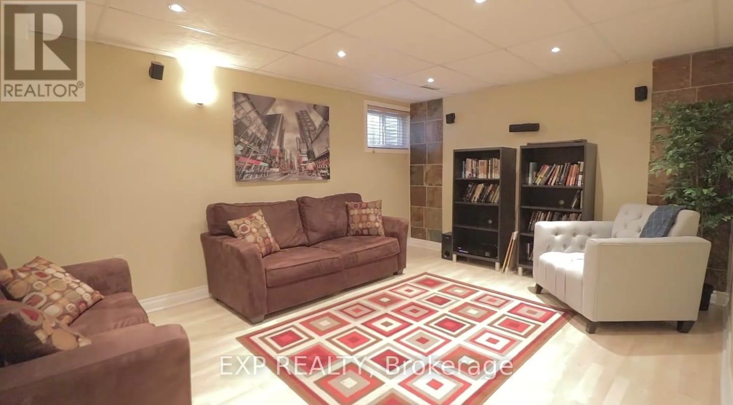 13 Foster Crescent, Brampton, Ontario  L6V 3M7 - Photo 15 - W12454917