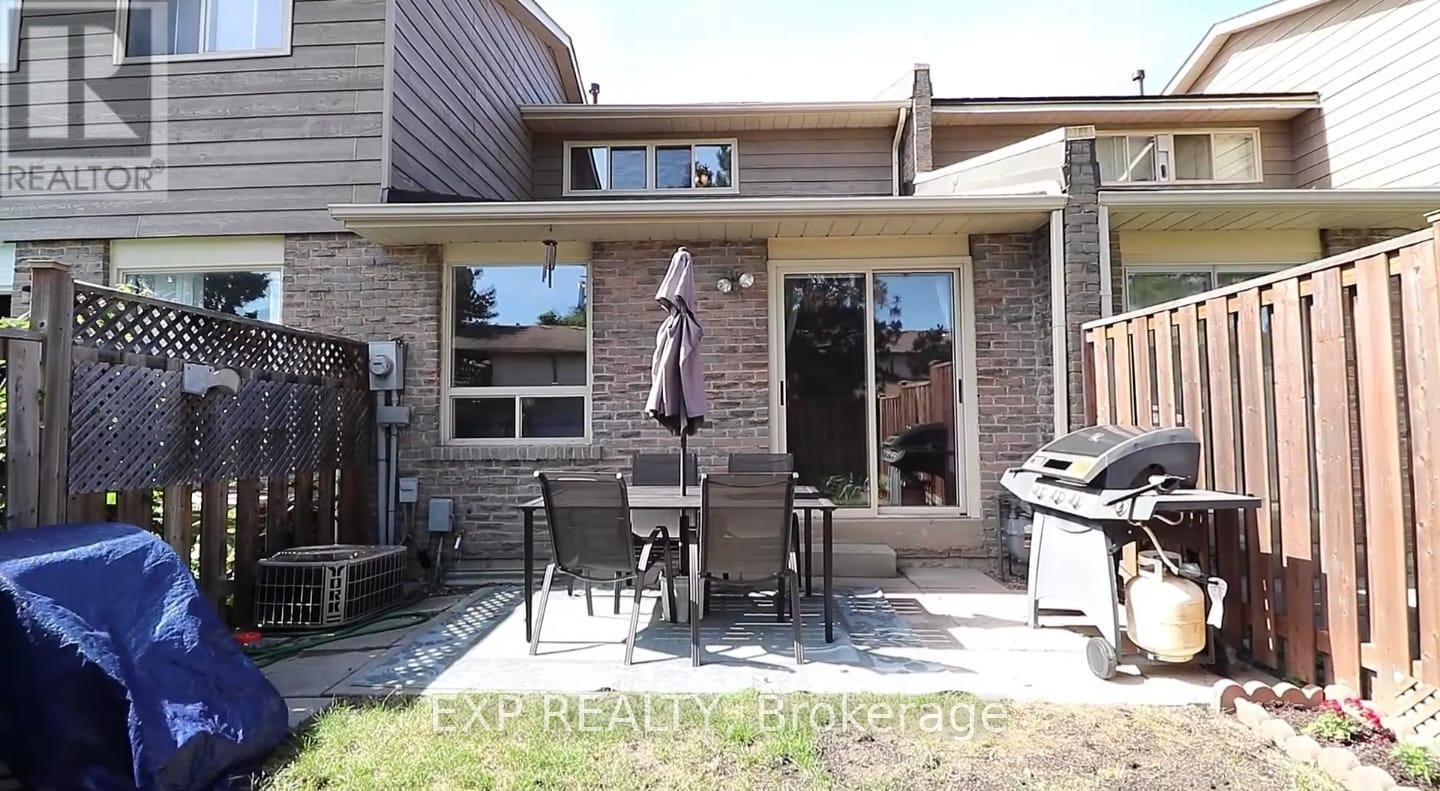 13 Foster Crescent, Brampton, Ontario  L6V 3M7 - Photo 17 - W12454917