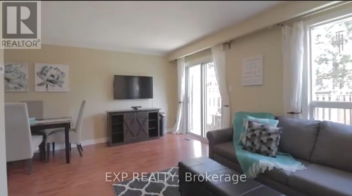 13 Foster Crescent, Brampton, Ontario  L6V 3M7 - Photo 4 - W12454917