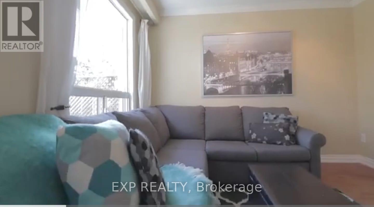 13 Foster Crescent, Brampton, Ontario  L6V 3M7 - Photo 6 - W12454917