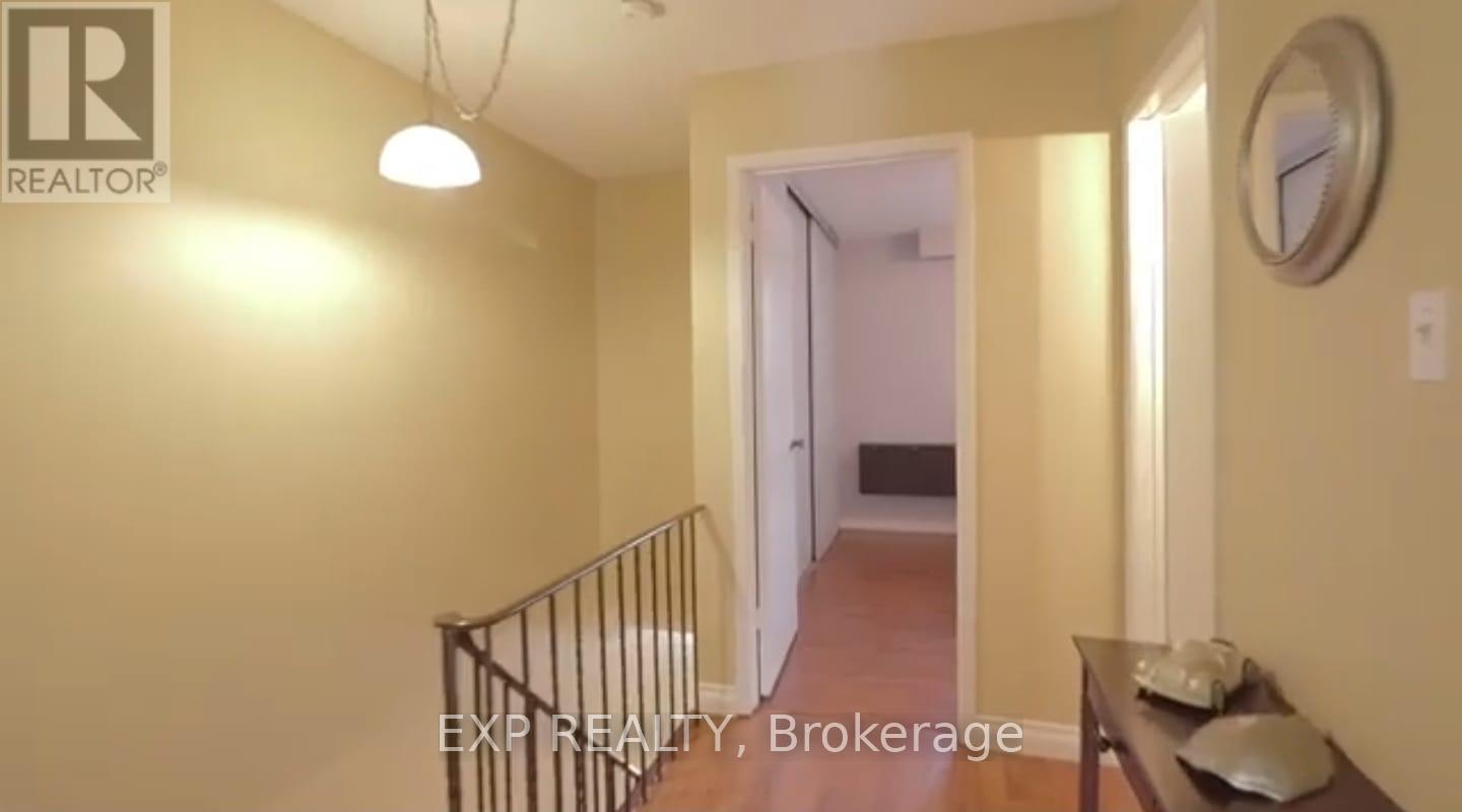 13 Foster Crescent, Brampton, Ontario  L6V 3M7 - Photo 9 - W12454917