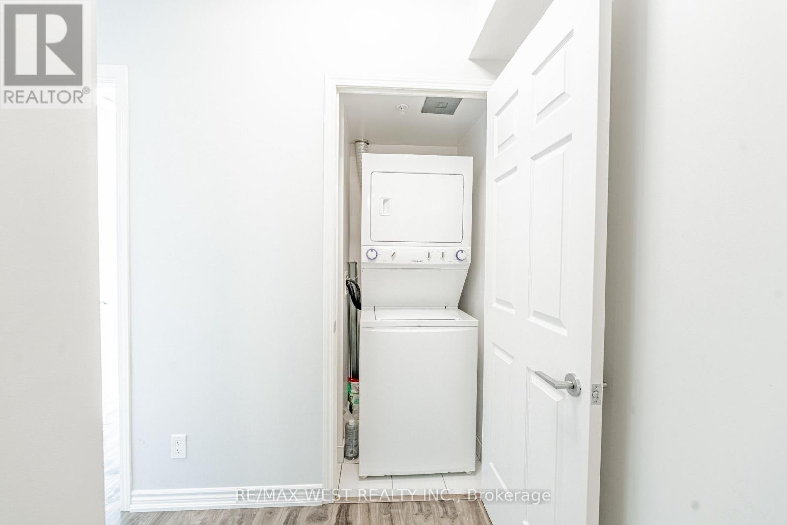 625 - 15 James Finlay Way, Toronto, Ontario  M3M 0B3 - Photo 25 - W12454923
