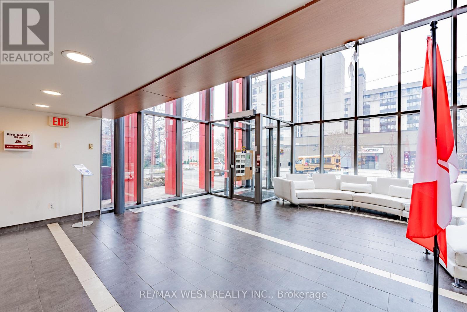 625 - 15 James Finlay Way, Toronto, Ontario  M3M 0B3 - Photo 4 - W12454923