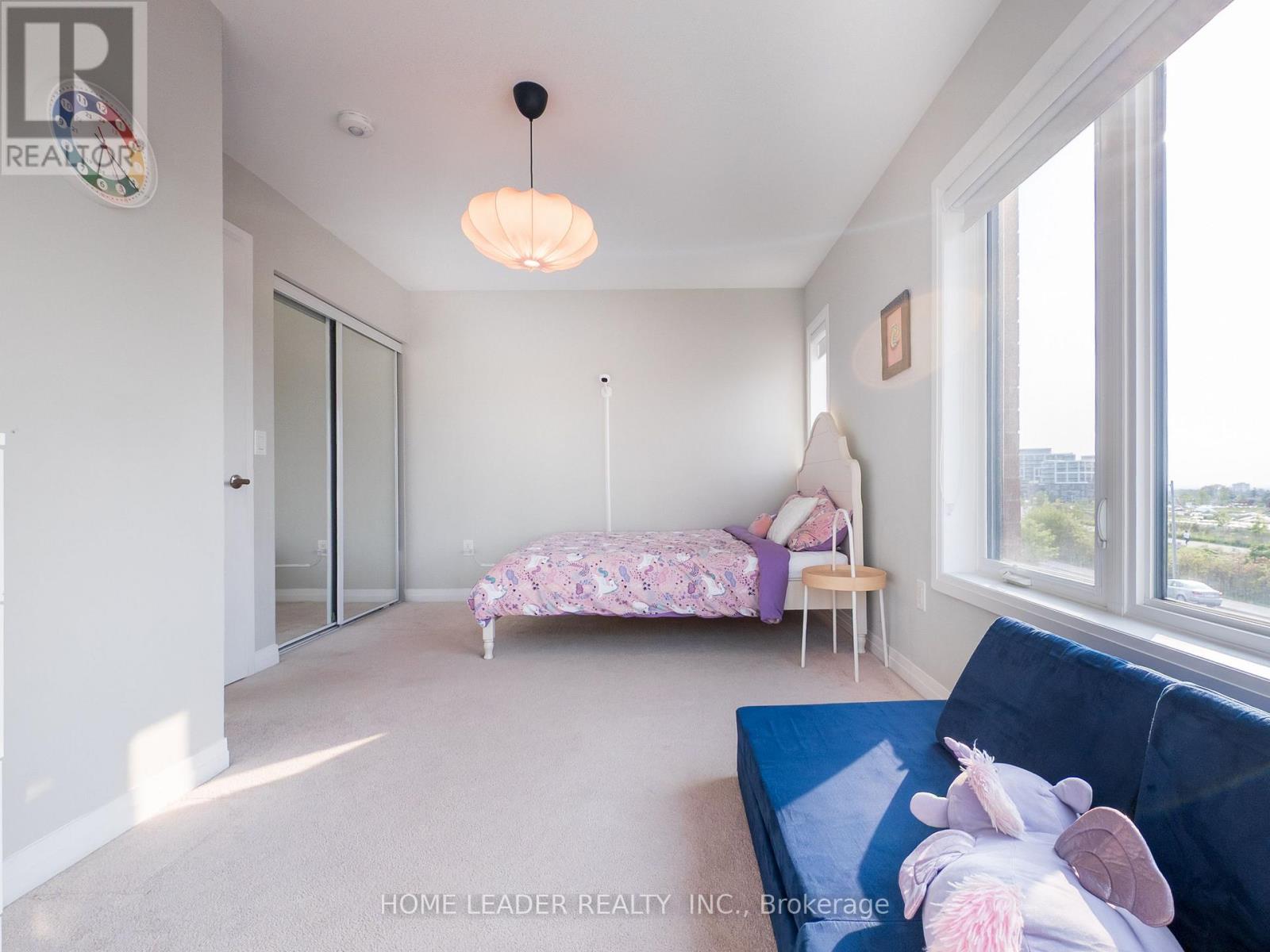 243 Downsview Park Boulevard S, Toronto, Ontario  M3K 0A5 - Photo 13 - W12454953