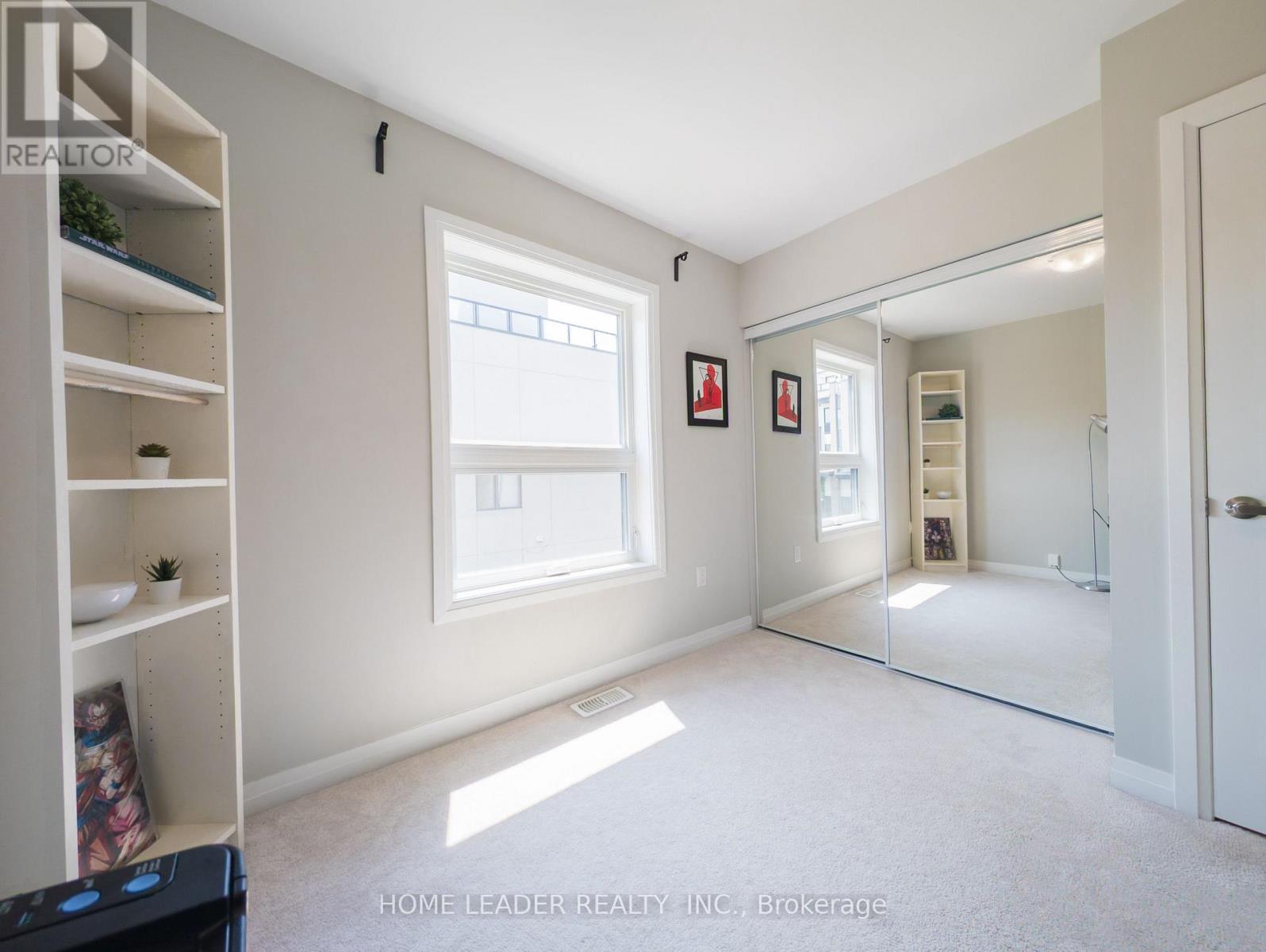 243 Downsview Park Boulevard S, Toronto, Ontario  M3K 0A5 - Photo 17 - W12454953
