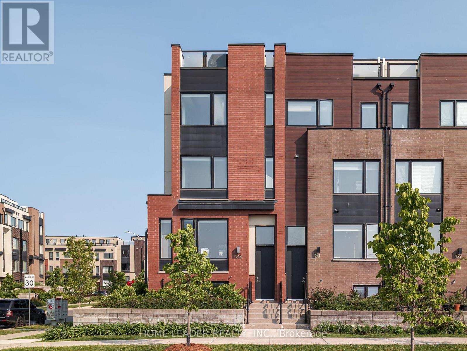 243 Downsview Park Boulevard S, Toronto, Ontario  M3K 0A5 - Photo 2 - W12454953