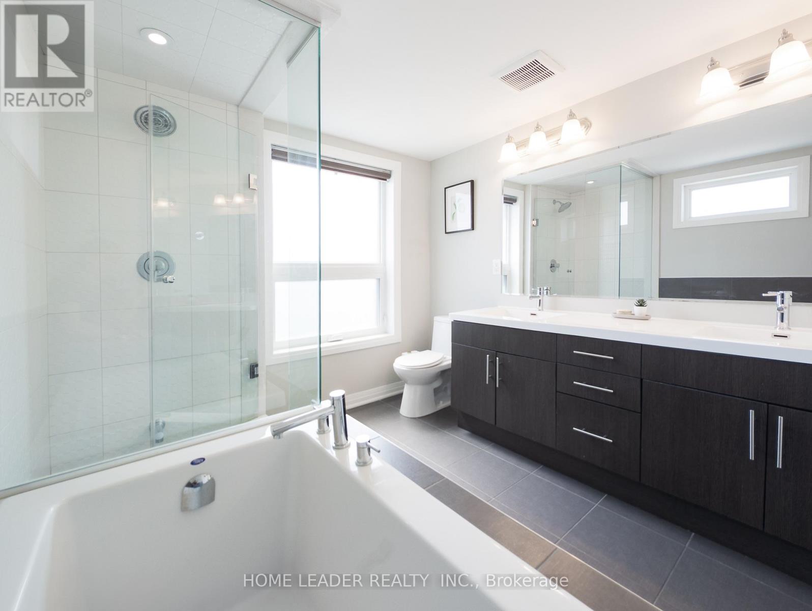 243 Downsview Park Boulevard S, Toronto, Ontario  M3K 0A5 - Photo 21 - W12454953