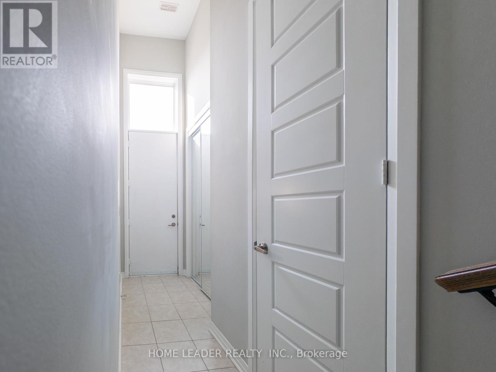 243 Downsview Park Boulevard S, Toronto, Ontario  M3K 0A5 - Photo 3 - W12454953