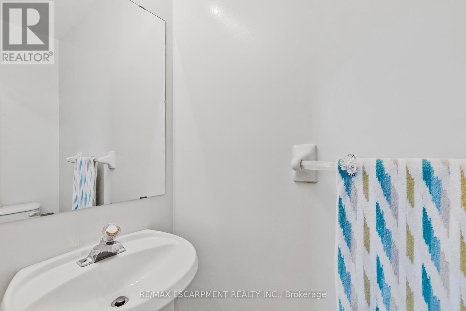 1060 Foxglove Place, Mississauga, Ontario  L5V 2N5 - Photo 17 - W12454960