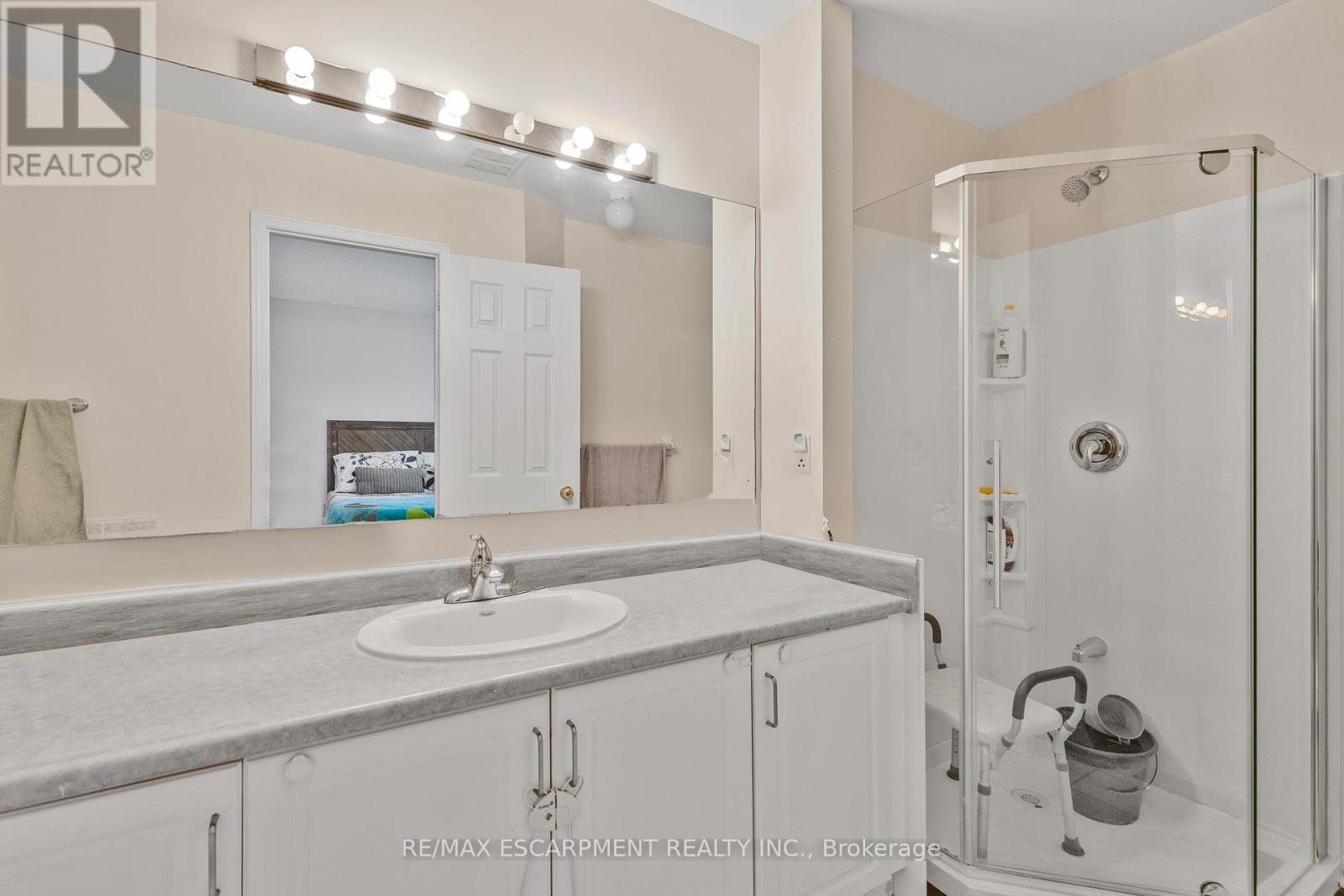 1060 Foxglove Place, Mississauga, Ontario  L5V 2N5 - Photo 27 - W12454960