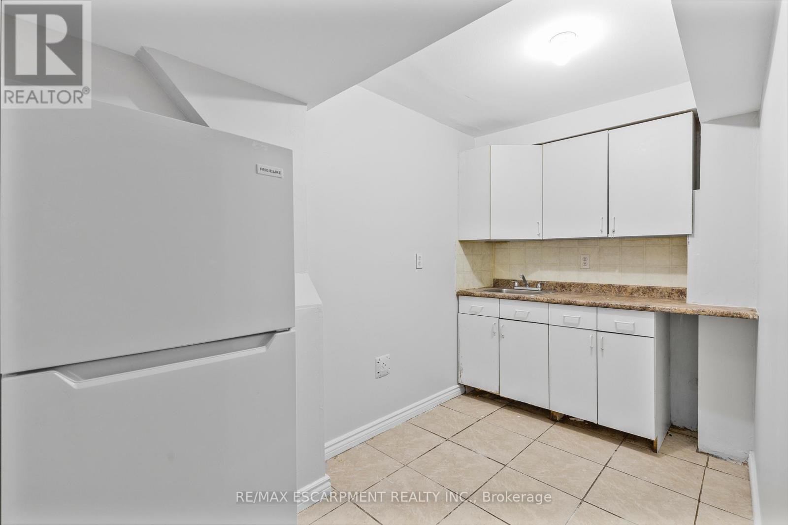 1060 Foxglove Place, Mississauga, Ontario  L5V 2N5 - Photo 32 - W12454960