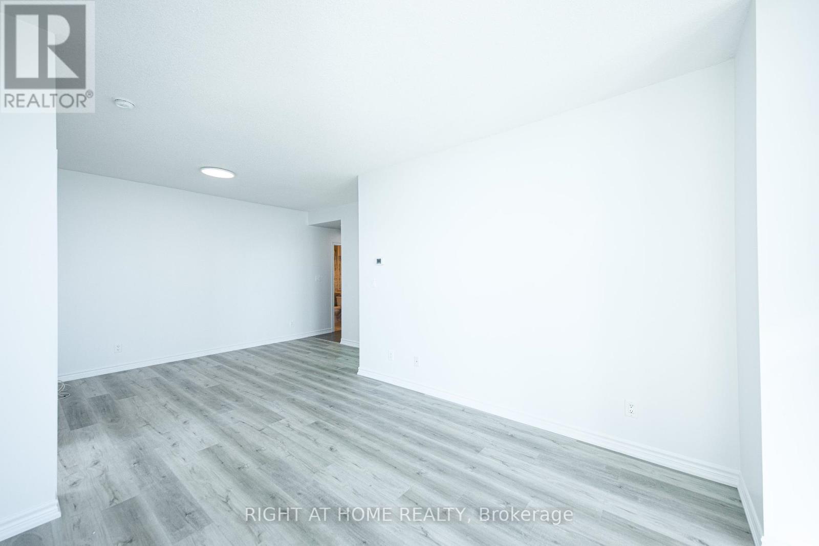 3503 - 3504 Hurontario Street, Mississauga (Fairview), Ontario  L5B 0B9 - Photo 7 - W12454975