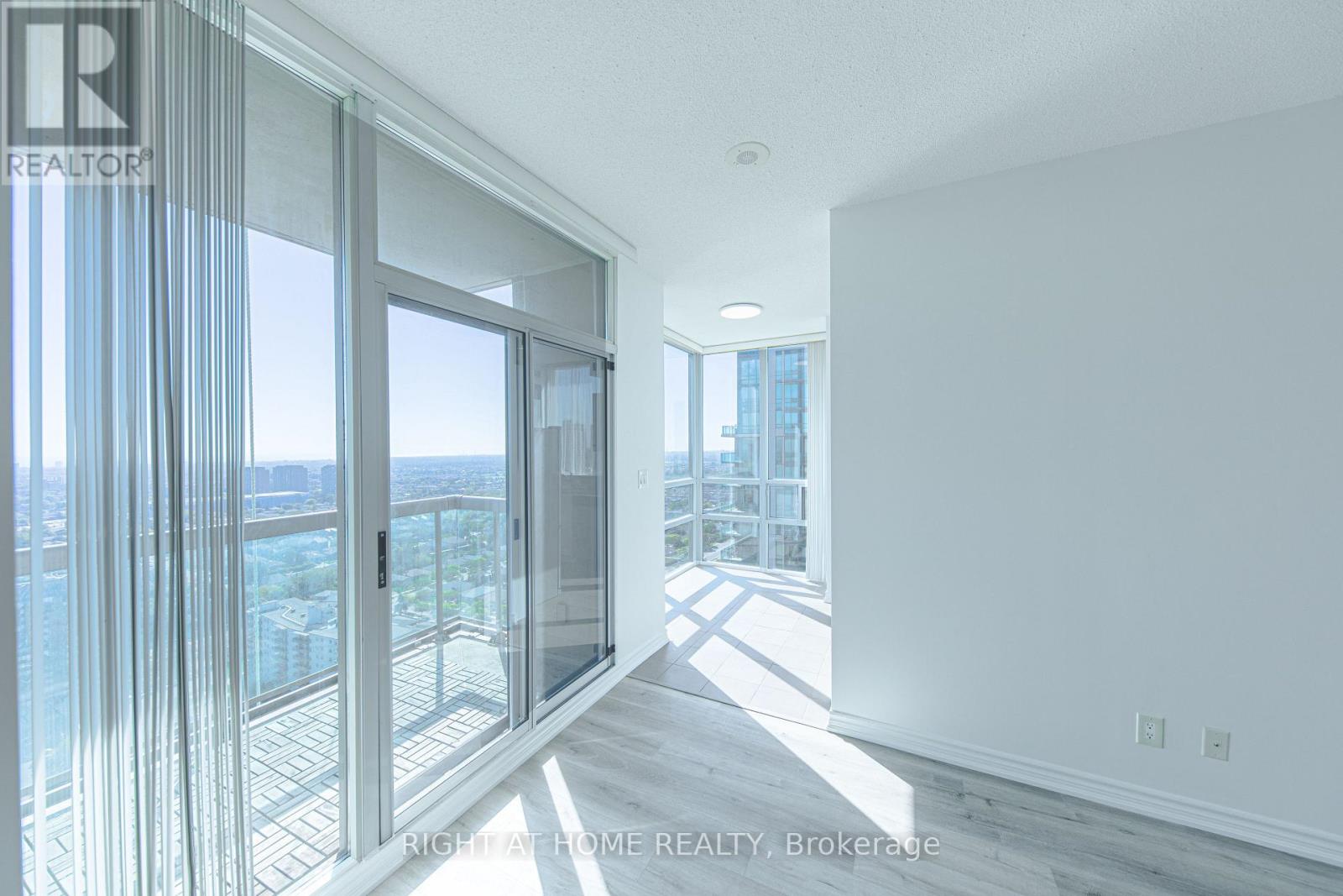 3503 - 3504 Hurontario Street, Mississauga (Fairview), Ontario  L5B 0B9 - Photo 8 - W12454975