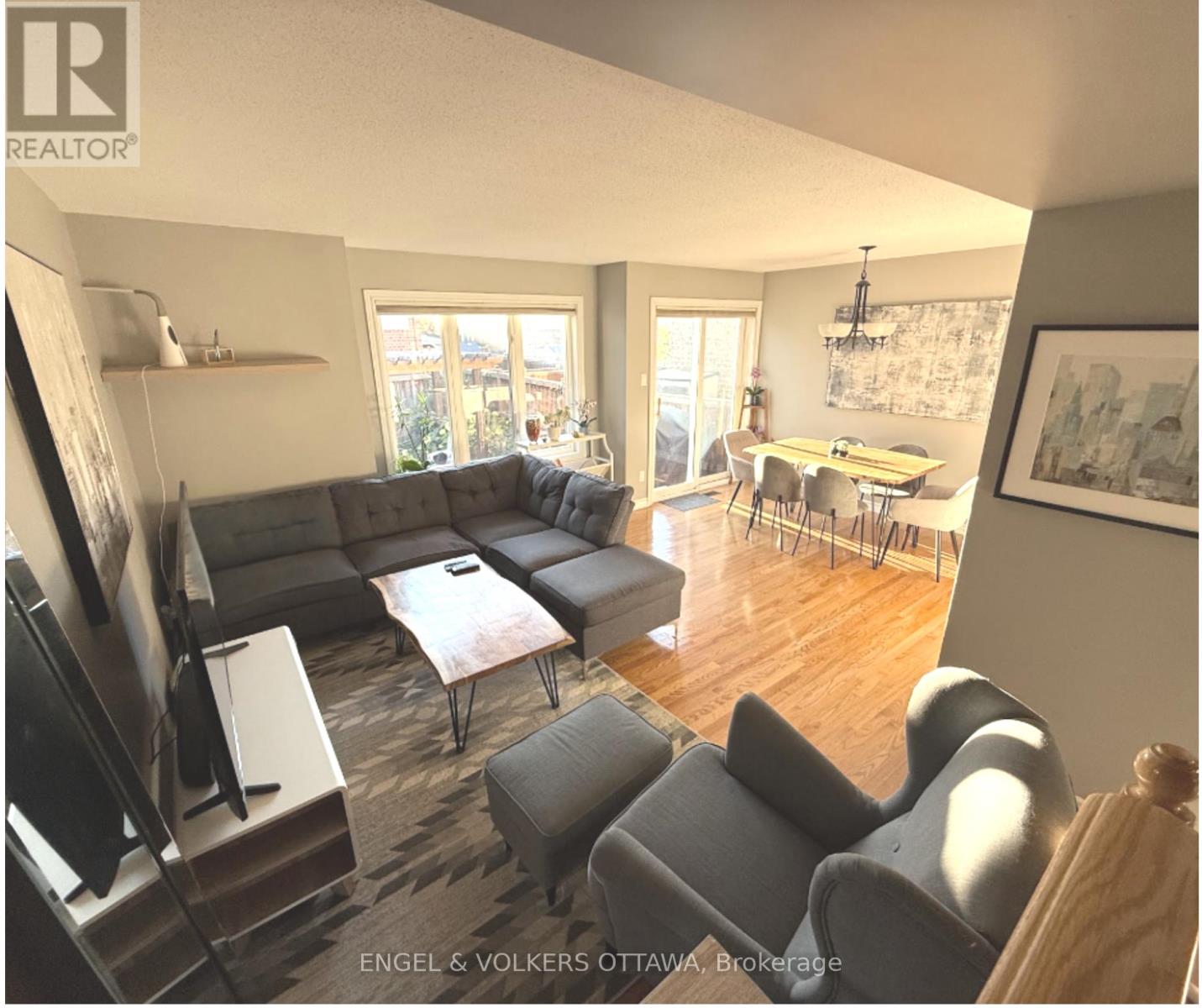 305 Grey Seal Circle, Ottawa, Ontario  K1V 2H4 - Photo 4 - X12455010