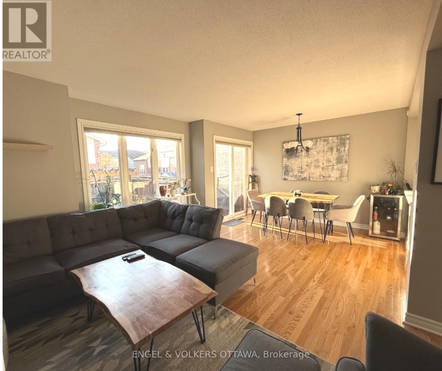 305 Grey Seal Circle, Ottawa, Ontario  K1V 2H4 - Photo 5 - X12455010