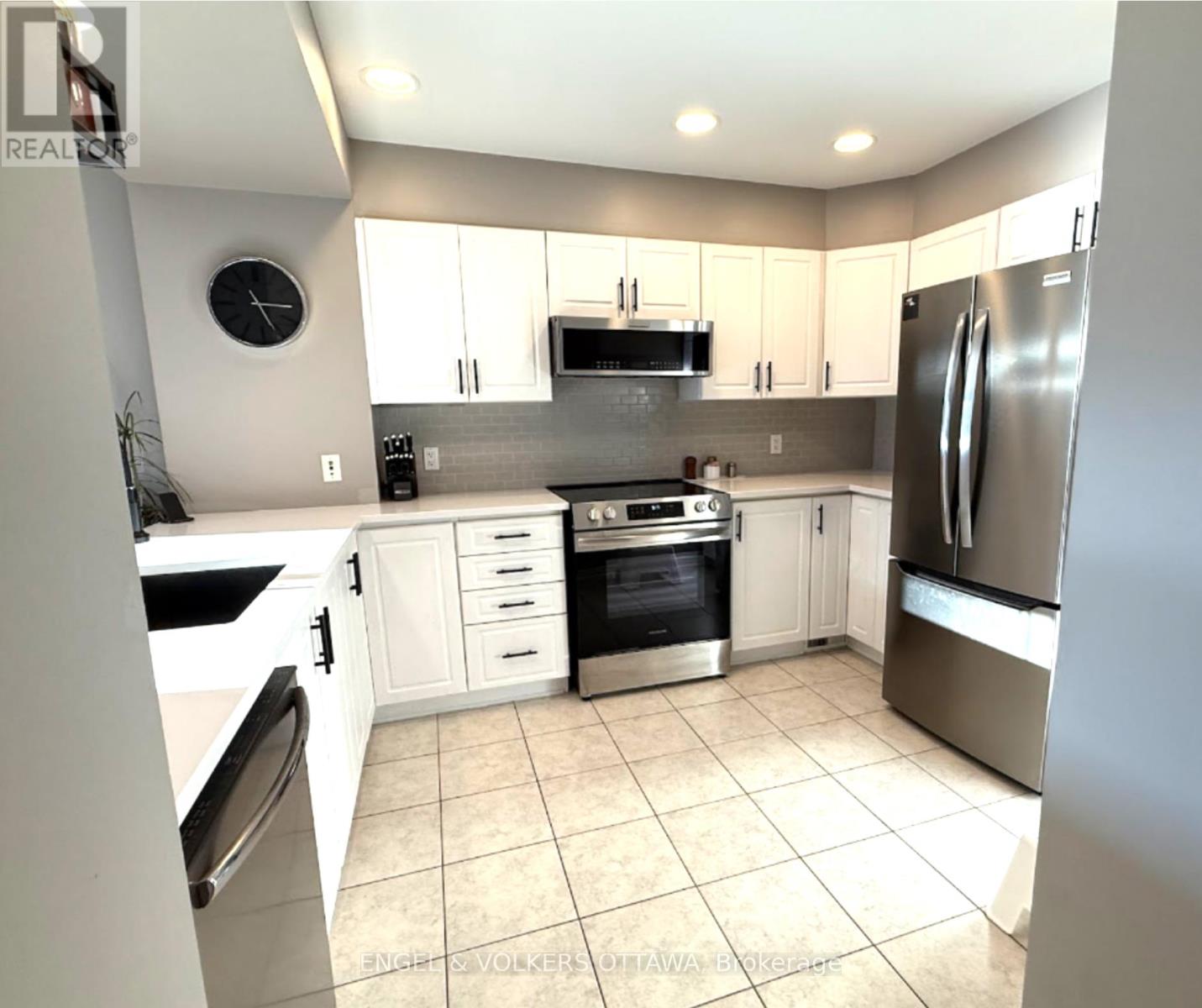 305 Grey Seal Circle, Ottawa, Ontario  K1V 2H4 - Photo 7 - X12455010