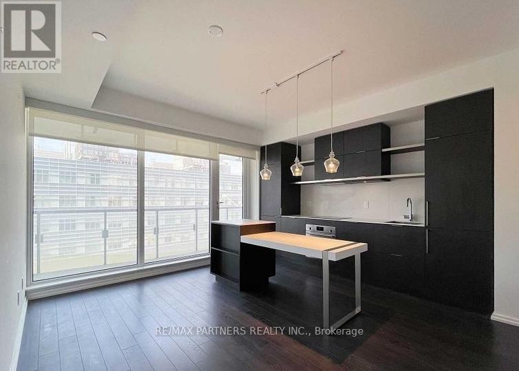 1704 - 197 Yonge Street, Toronto, Ontario  M5B 1M4 - Photo 10 - C12338273