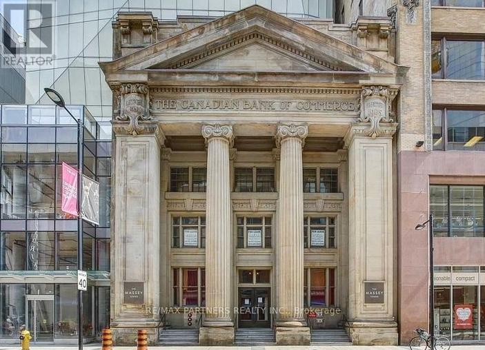 1704 - 197 Yonge Street, Toronto, Ontario  M5B 1M4 - Photo 15 - C12338273