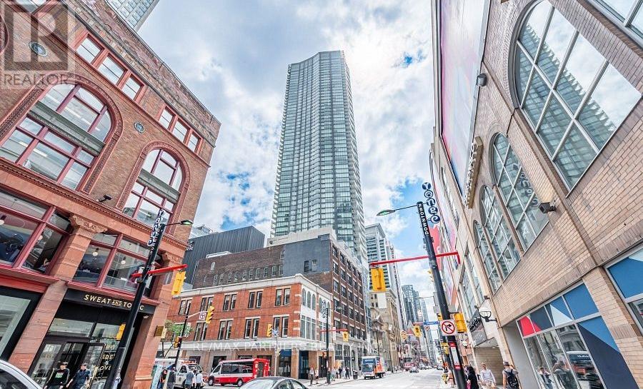 1704 - 197 Yonge Street, Toronto, Ontario  M5B 1M4 - Photo 16 - C12338273