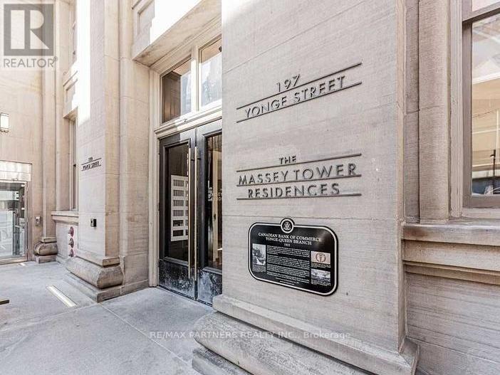 1704 - 197 Yonge Street, Toronto, Ontario  M5B 1M4 - Photo 13 - C12338273