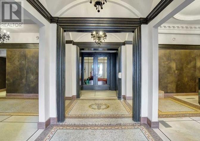 1704 - 197 Yonge Street, Toronto, Ontario  M5B 1M4 - Photo 17 - C12338273