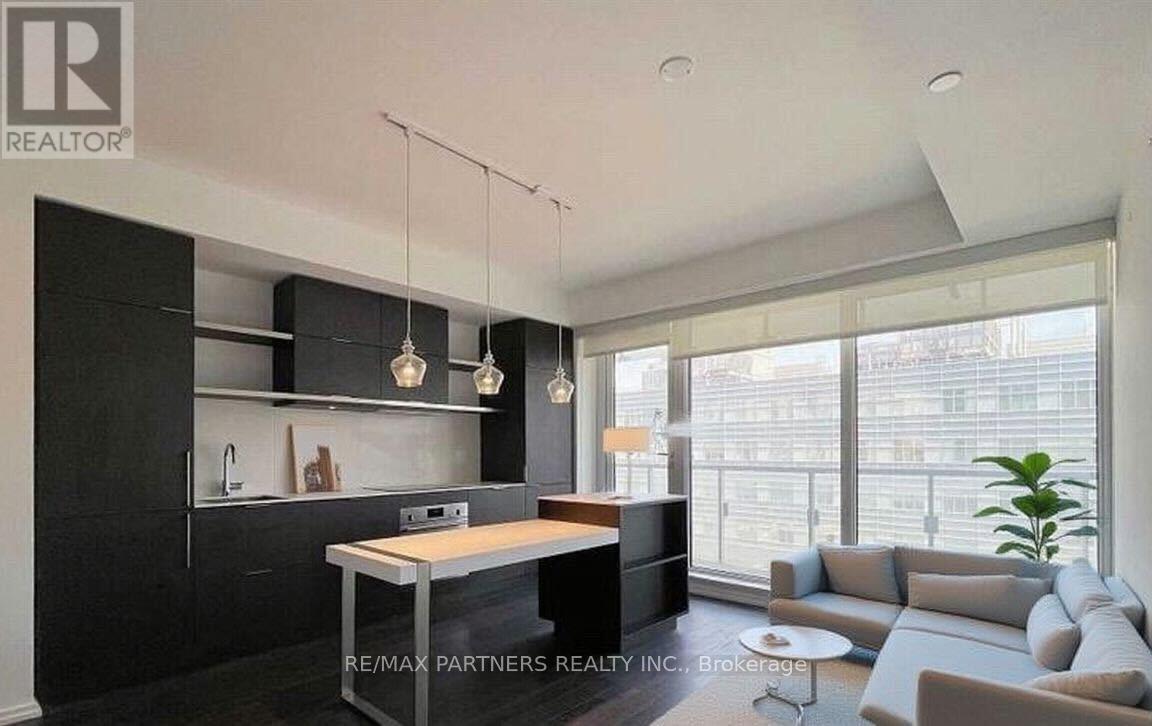 1704 - 197 Yonge Street, Toronto, Ontario  M5B 1M4 - Photo 3 - C12338273