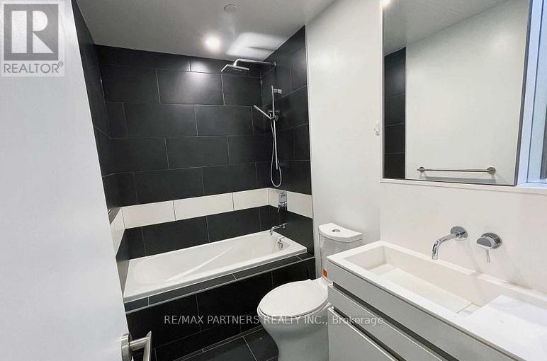1704 - 197 Yonge Street, Toronto, Ontario  M5B 1M4 - Photo 8 - C12338273