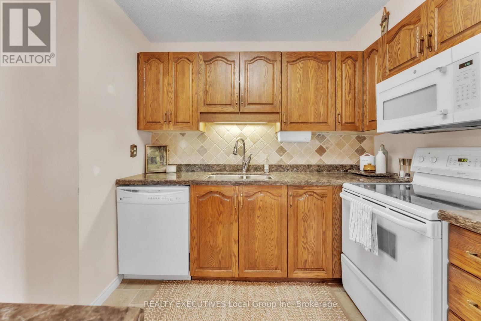 203 - 116 Blair Street, North Bay, Ontario  P1A 4E6 - Photo 10 - X12455052